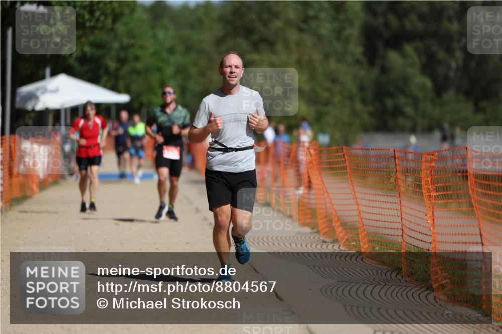07.09.2025 - 19. Norderstedt Triathlon Michael Strokosch http://msf.ph/oto/8804567 07.09.2025 12:06:33 Laufen 801, 1395 meine-sportfotos.de