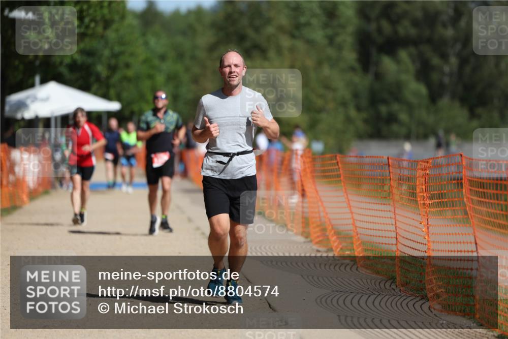 07.09.2025 - 19. Norderstedt Triathlon Michael Strokosch http://msf.ph/oto/8804574 07.09.2025 12:06:33 Laufen 801, 1395 meine-sportfotos.de
