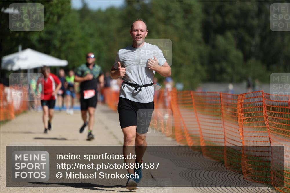07.09.2025 - 19. Norderstedt Triathlon Michael Strokosch http://msf.ph/oto/8804587 07.09.2025 12:06:34 Laufen 801, 1395 meine-sportfotos.de