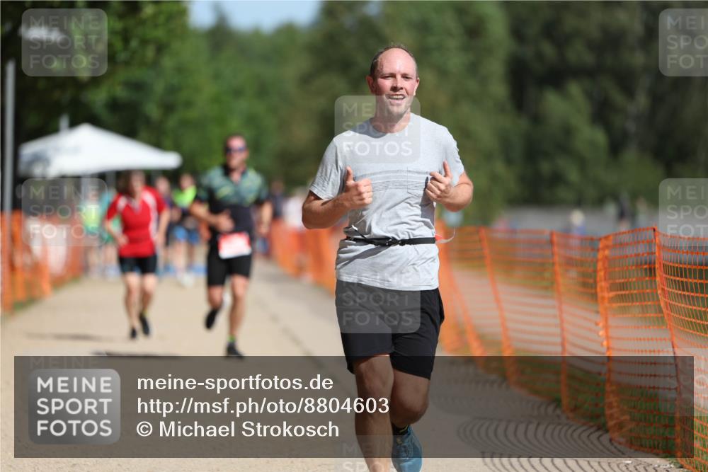 07.09.2025 - 19. Norderstedt Triathlon Michael Strokosch http://msf.ph/oto/8804603 07.09.2025 12:06:35 Laufen 801, 1229, 1395 meine-sportfotos.de