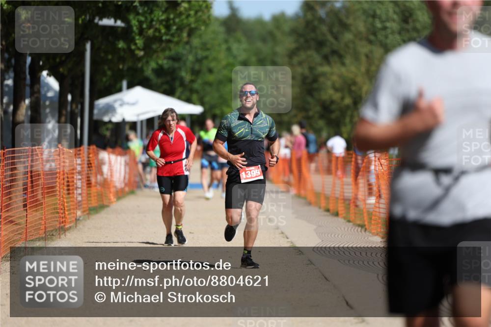 07.09.2025 - 19. Norderstedt Triathlon Michael Strokosch http://msf.ph/oto/8804621 07.09.2025 12:06:36 Laufen 801, 1229, 1395 meine-sportfotos.de