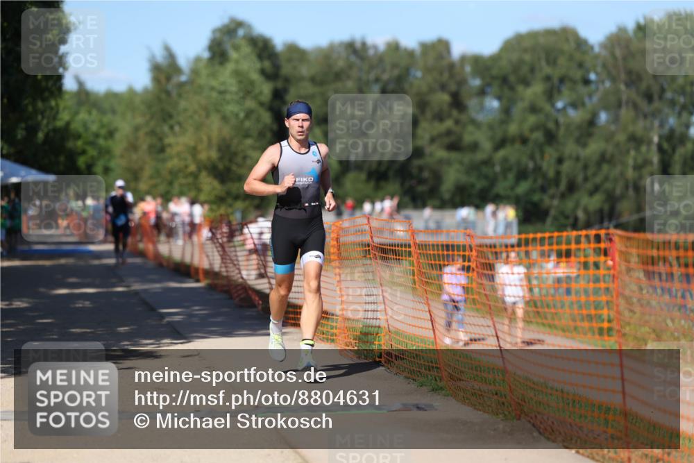 07.09.2025 - 19. Norderstedt Triathlon Michael Strokosch http://msf.ph/oto/8804631 07.09.2025 14:57:48 Laufen 992 meine-sportfotos.de
