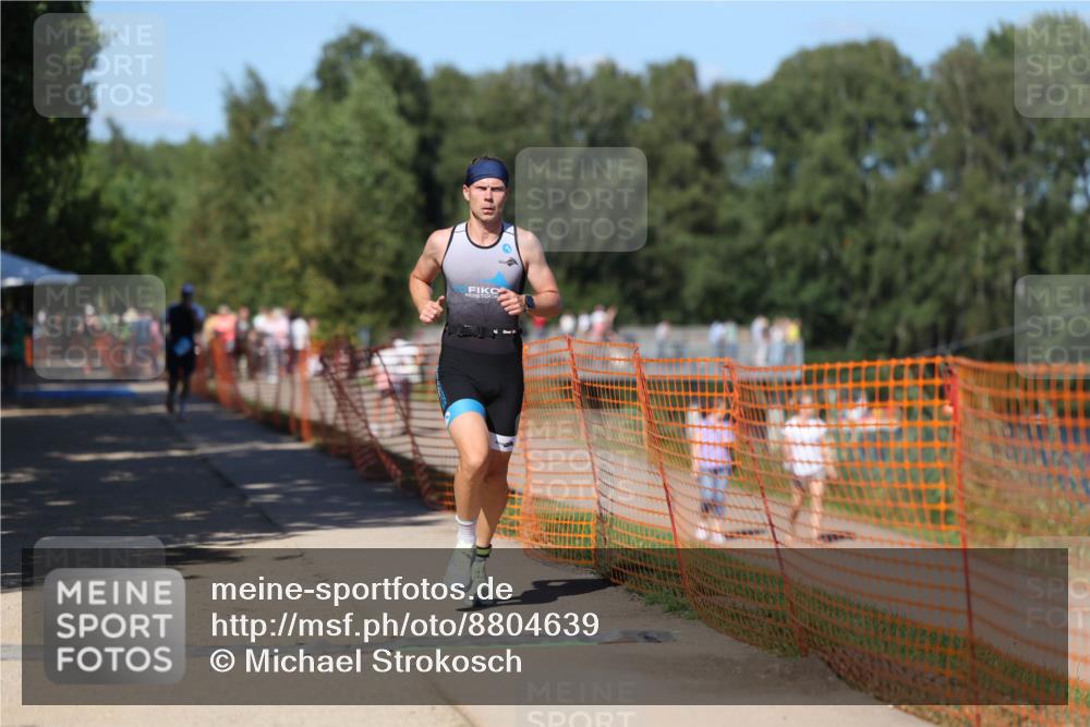 07.09.2025 - 19. Norderstedt Triathlon Michael Strokosch http://msf.ph/oto/8804639 07.09.2025 14:57:48 Laufen 992 meine-sportfotos.de