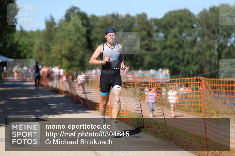 07.09.2025 - 19. Norderstedt Triathlon Michael Strokosch http://msf.ph/oto/8804645 07.09.2025 14:57:49 Laufen 992 meine-sportfotos.de