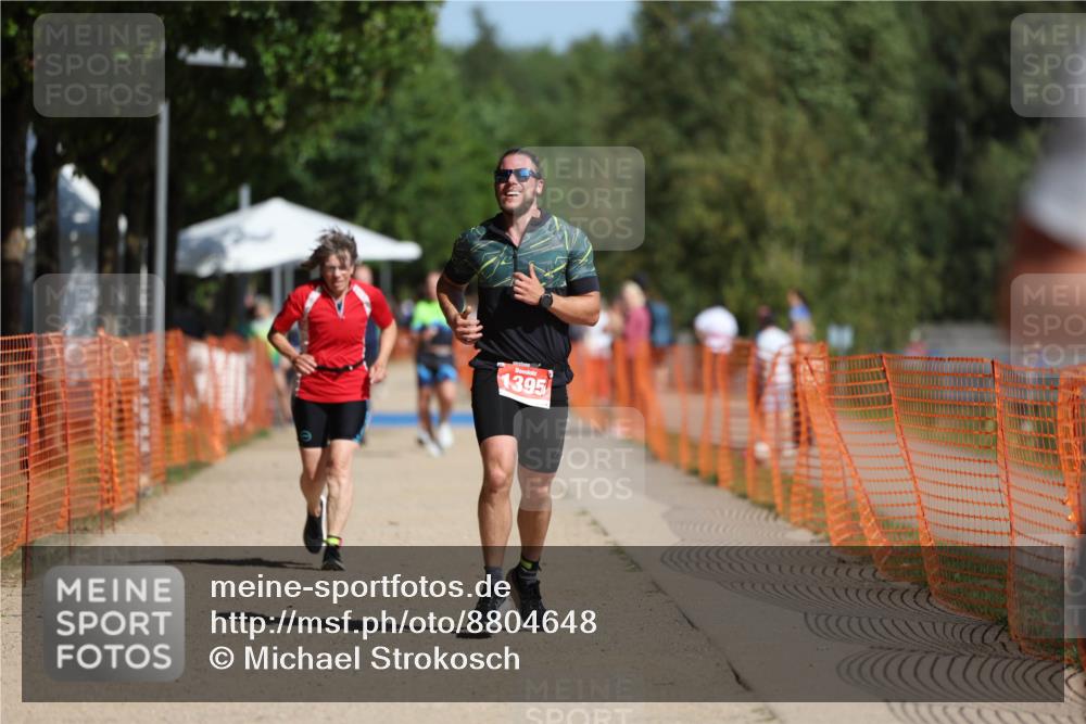07.09.2025 - 19. Norderstedt Triathlon Michael Strokosch http://msf.ph/oto/8804648 07.09.2025 12:06:37 Laufen 801, 1229, 1395 meine-sportfotos.de