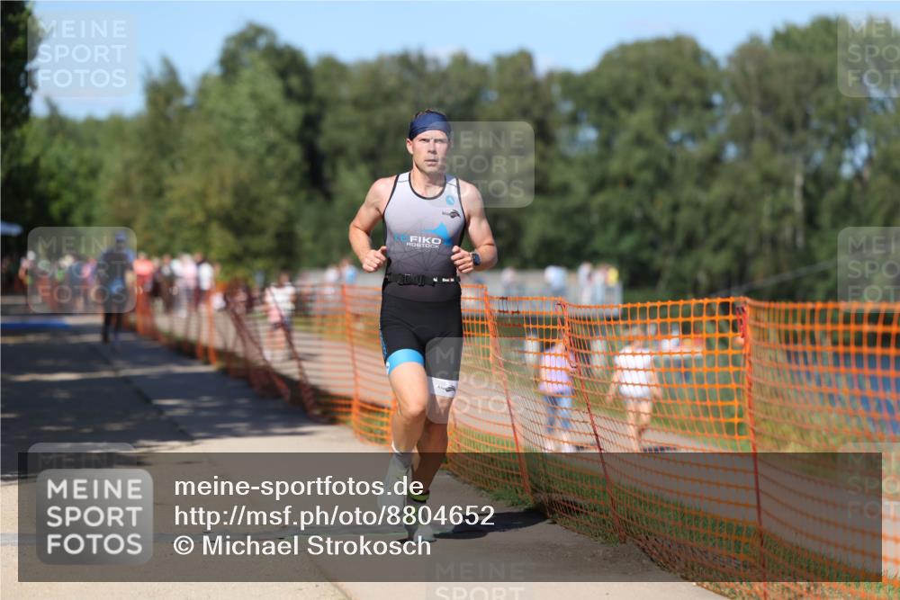 07.09.2025 - 19. Norderstedt Triathlon Michael Strokosch http://msf.ph/oto/8804652 07.09.2025 14:57:49 Laufen 992 meine-sportfotos.de