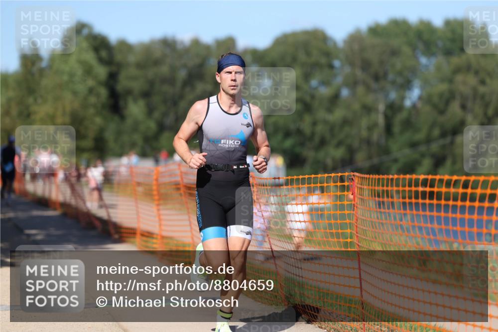 07.09.2025 - 19. Norderstedt Triathlon Michael Strokosch http://msf.ph/oto/8804659 07.09.2025 14:57:50 Laufen 992 meine-sportfotos.de