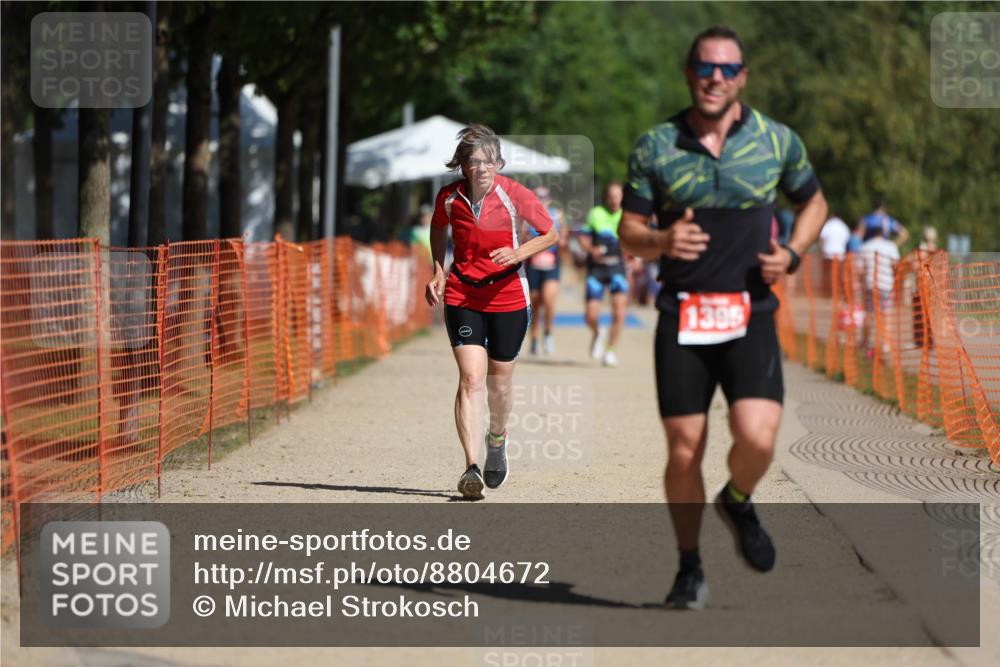 07.09.2025 - 19. Norderstedt Triathlon Michael Strokosch http://msf.ph/oto/8804672 07.09.2025 12:06:39 Laufen 801, 1229, 1395 meine-sportfotos.de