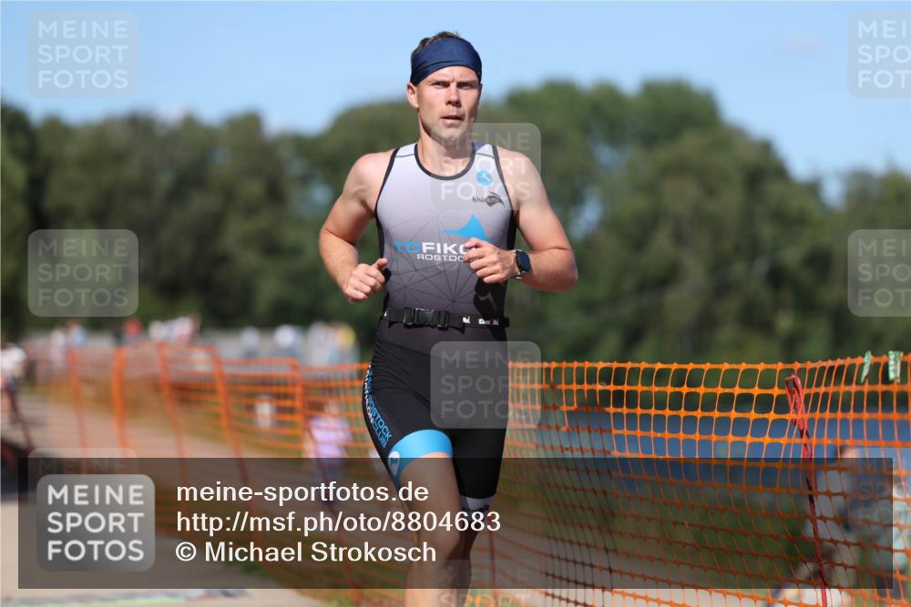 07.09.2025 - 19. Norderstedt Triathlon Michael Strokosch http://msf.ph/oto/8804683 07.09.2025 14:57:51 Laufen 992 meine-sportfotos.de
