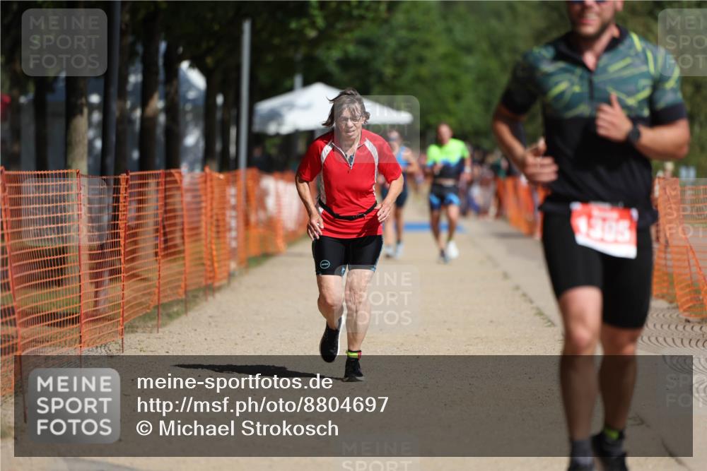 07.09.2025 - 19. Norderstedt Triathlon Michael Strokosch http://msf.ph/oto/8804697 07.09.2025 12:06:40 Laufen 801, 1229, 1395 meine-sportfotos.de