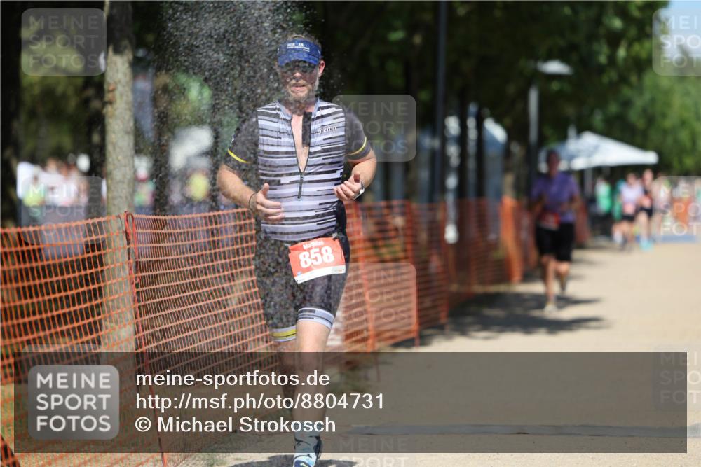 07.09.2025 - 19. Norderstedt Triathlon Michael Strokosch http://msf.ph/oto/8804731 07.09.2025 13:14:41 Laufen 176, 224, 852, 858 meine-sportfotos.de