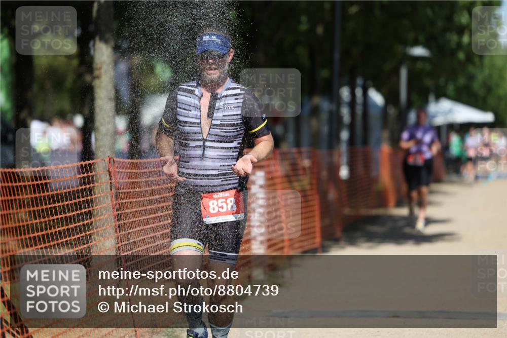 07.09.2025 - 19. Norderstedt Triathlon Michael Strokosch http://msf.ph/oto/8804739 07.09.2025 13:14:41 Laufen 176, 224, 852, 858 meine-sportfotos.de
