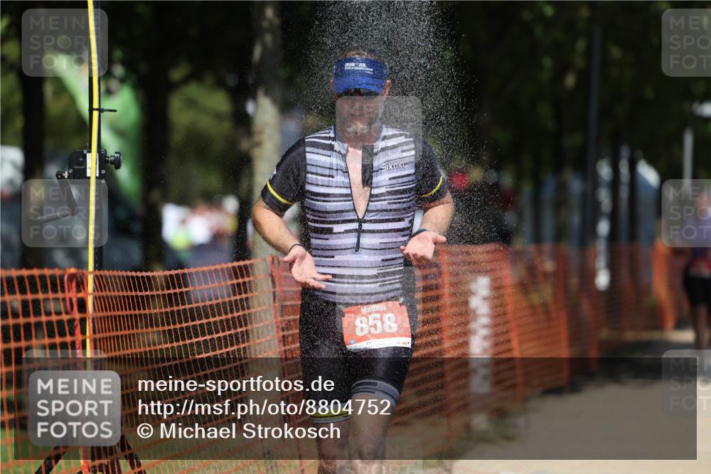 07.09.2025 - 19. Norderstedt Triathlon Michael Strokosch http://msf.ph/oto/8804752 07.09.2025 13:14:42 Laufen 176, 858 meine-sportfotos.de