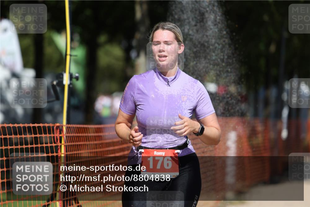 07.09.2025 - 19. Norderstedt Triathlon Michael Strokosch http://msf.ph/oto/8804838 07.09.2025 13:14:49 Laufen 176, 1382 meine-sportfotos.de