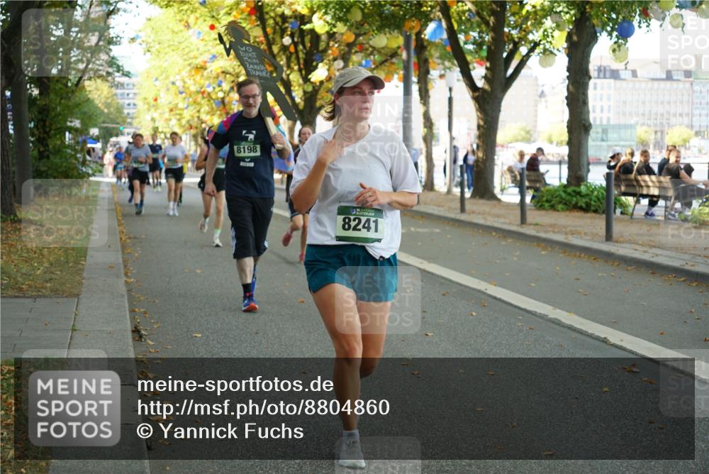 07.09.2025 - BARMER Alsterlauf Yannick Fuchs http://msf.ph/oto/8804860 07.09.2025 11:52:59 Laufen 8198, 8241 meine-sportfotos.de