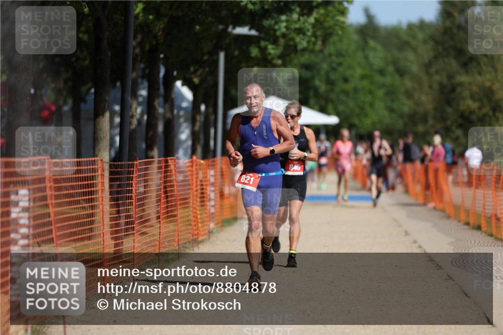 07.09.2025 - 19. Norderstedt Triathlon Michael Strokosch http://msf.ph/oto/8804878 07.09.2025 12:07:10 Laufen 821, 845 meine-sportfotos.de