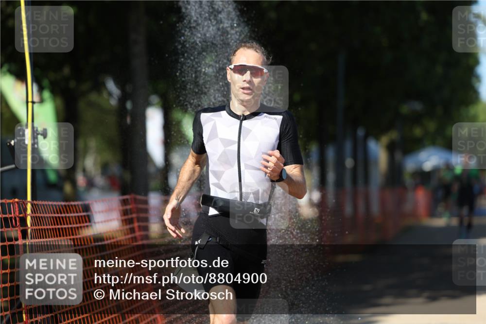 07.09.2025 - 19. Norderstedt Triathlon Michael Strokosch http://msf.ph/oto/8804900 07.09.2025 14:58:27 Laufen 965, 1016, 1037 meine-sportfotos.de