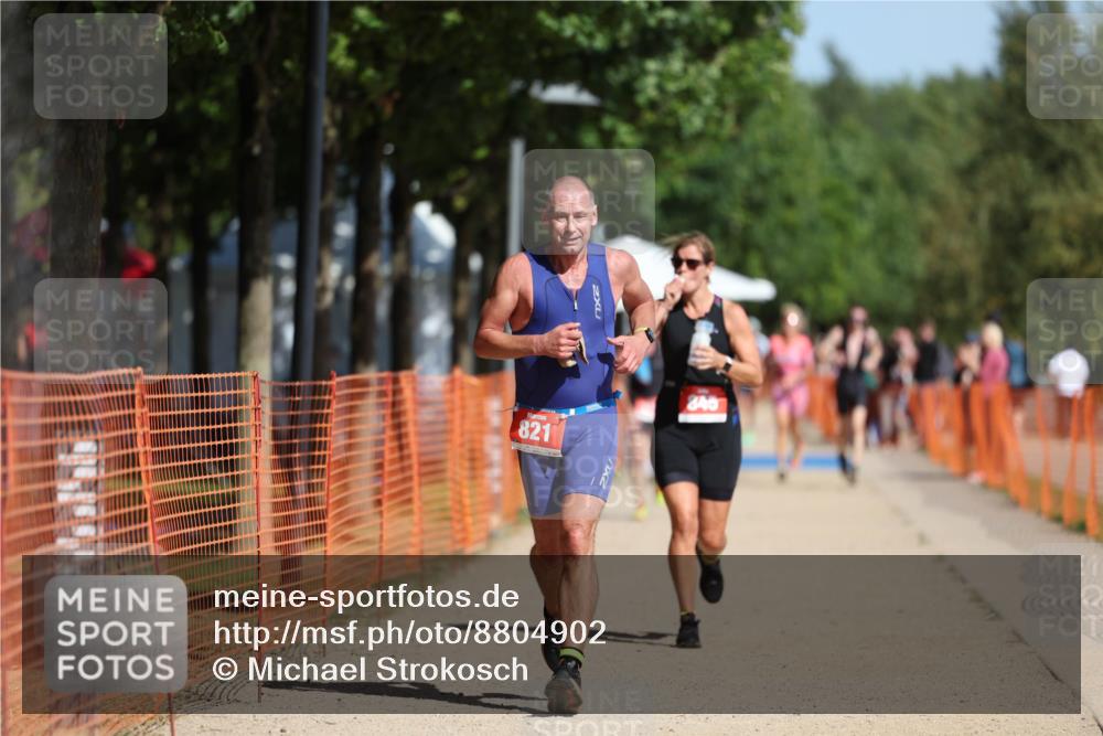 07.09.2025 - 19. Norderstedt Triathlon Michael Strokosch http://msf.ph/oto/8804902 07.09.2025 12:07:11 Laufen 821, 845 meine-sportfotos.de