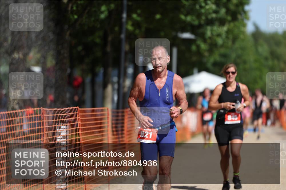 07.09.2025 - 19. Norderstedt Triathlon Michael Strokosch http://msf.ph/oto/8804936 07.09.2025 12:07:13 Laufen 821, 845 meine-sportfotos.de