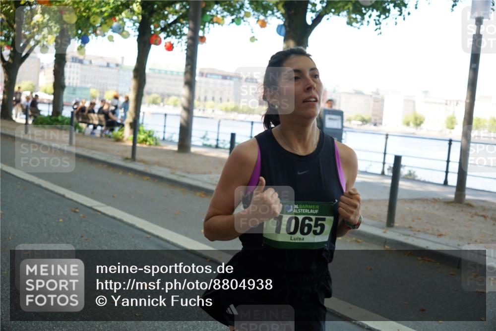 07.09.2025 - BARMER Alsterlauf Yannick Fuchs http://msf.ph/oto/8804938 07.09.2025 11:53:04 Laufen 36, 1065 meine-sportfotos.de