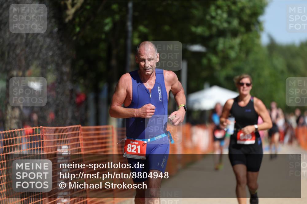 07.09.2025 - 19. Norderstedt Triathlon Michael Strokosch http://msf.ph/oto/8804948 07.09.2025 12:07:13 Laufen 821, 845 meine-sportfotos.de