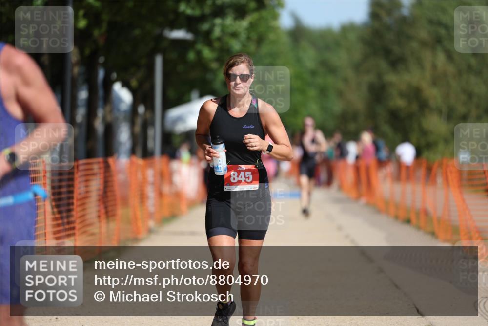 07.09.2025 - 19. Norderstedt Triathlon Michael Strokosch http://msf.ph/oto/8804970 07.09.2025 12:07:14 Laufen 821, 845 meine-sportfotos.de