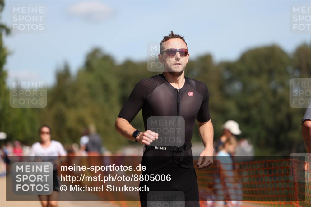 07.09.2025 - 19. Norderstedt Triathlon Michael Strokosch http://msf.ph/oto/8805006 07.09.2025 12:37:08 Laufen 253, 260, 280, 738, 861, 1244 meine-sportfotos.de