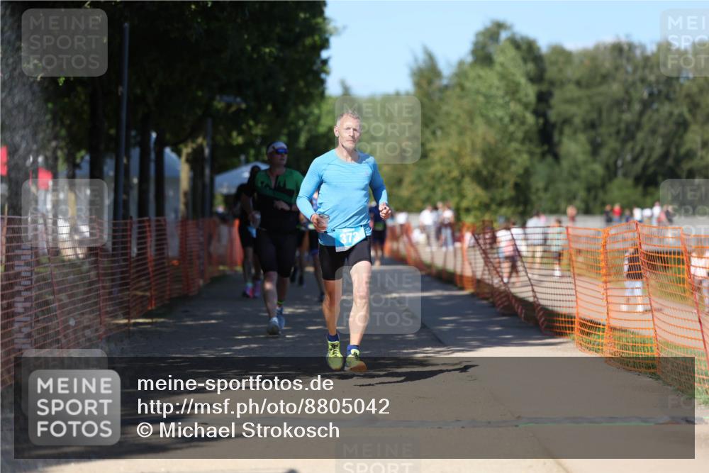 07.09.2025 - 19. Norderstedt Triathlon Michael Strokosch http://msf.ph/oto/8805042 07.09.2025 14:58:49 Laufen 373, 1034, 1042, 1459 meine-sportfotos.de