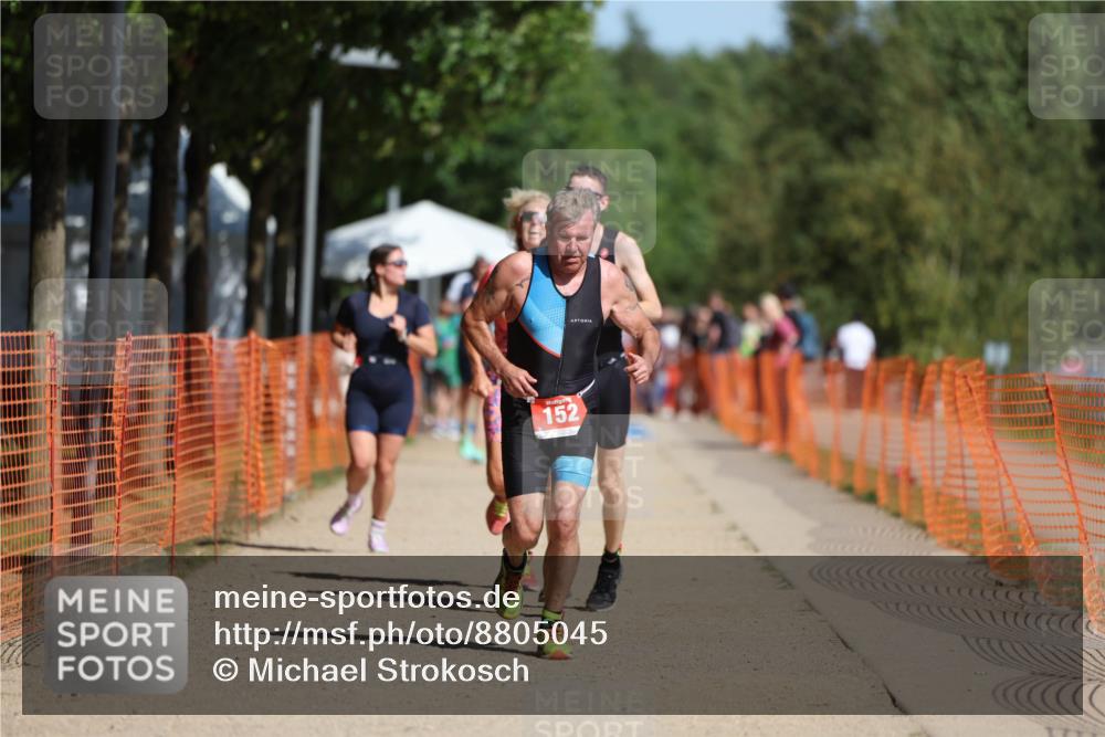 07.09.2025 - 19. Norderstedt Triathlon Michael Strokosch http://msf.ph/oto/8805045 07.09.2025 12:07:21 Laufen 152, 1200, 1314, 1368 meine-sportfotos.de