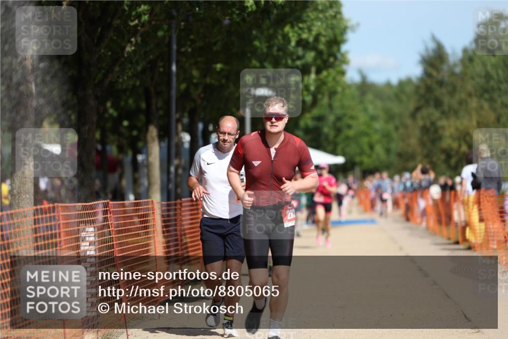 07.09.2025 - 19. Norderstedt Triathlon Michael Strokosch http://msf.ph/oto/8805065 07.09.2025 12:37:12 Laufen 260, 280, 719, 738, 861 meine-sportfotos.de