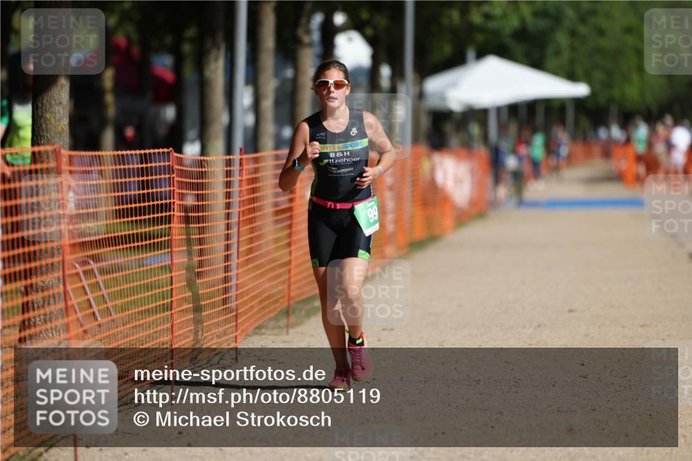 07.09.2025 - 19. Norderstedt Triathlon Michael Strokosch http://msf.ph/oto/8805119 07.09.2025 11:07:57 Laufen 99 meine-sportfotos.de