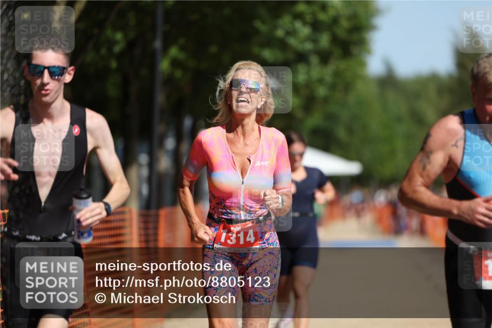 07.09.2025 - 19. Norderstedt Triathlon Michael Strokosch http://msf.ph/oto/8805123 07.09.2025 12:07:25 Laufen 152, 768, 1200, 1314, 1368 meine-sportfotos.de