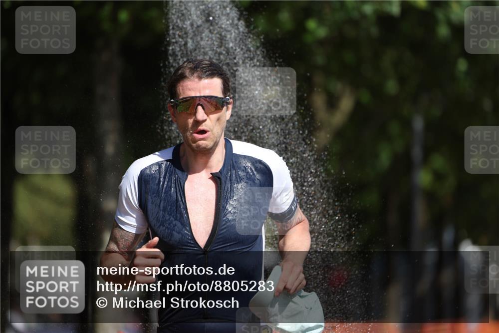 07.09.2025 - 19. Norderstedt Triathlon Michael Strokosch http://msf.ph/oto/8805283 07.09.2025 12:07:33 Laufen 768 meine-sportfotos.de