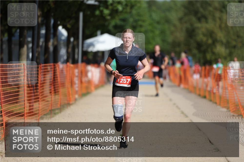 07.09.2025 - 19. Norderstedt Triathlon Michael Strokosch http://msf.ph/oto/8805314 07.09.2025 12:07:52 Laufen 1257 meine-sportfotos.de