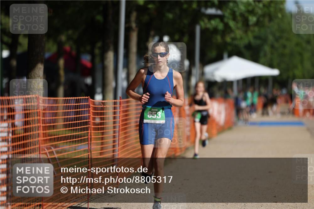 07.09.2025 - 19. Norderstedt Triathlon Michael Strokosch http://msf.ph/oto/8805317 07.09.2025 11:08:29 Laufen 78, 653 meine-sportfotos.de