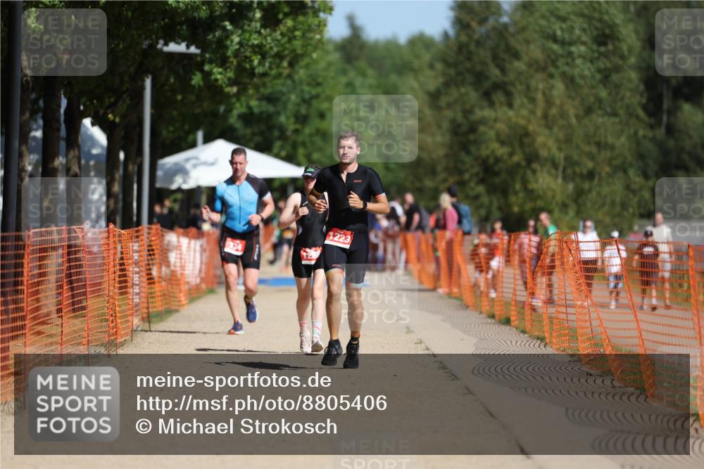 07.09.2025 - 19. Norderstedt Triathlon Michael Strokosch http://msf.ph/oto/8805406 07.09.2025 12:07:56 Laufen 734, 1223, 1257, 1288 meine-sportfotos.de