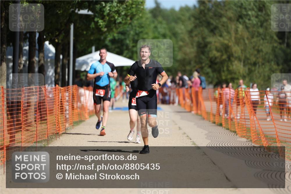 07.09.2025 - 19. Norderstedt Triathlon Michael Strokosch http://msf.ph/oto/8805435 07.09.2025 12:07:57 Laufen 734, 1223, 1257, 1288 meine-sportfotos.de