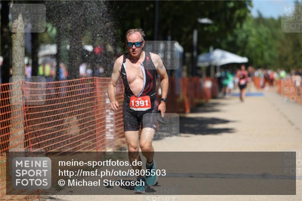 07.09.2025 - 19. Norderstedt Triathlon Michael Strokosch http://msf.ph/oto/8805503 07.09.2025 13:15:47 Laufen 1297, 1337, 1391 meine-sportfotos.de