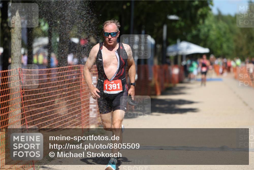 07.09.2025 - 19. Norderstedt Triathlon Michael Strokosch http://msf.ph/oto/8805509 07.09.2025 13:15:47 Laufen 1297, 1337, 1391 meine-sportfotos.de