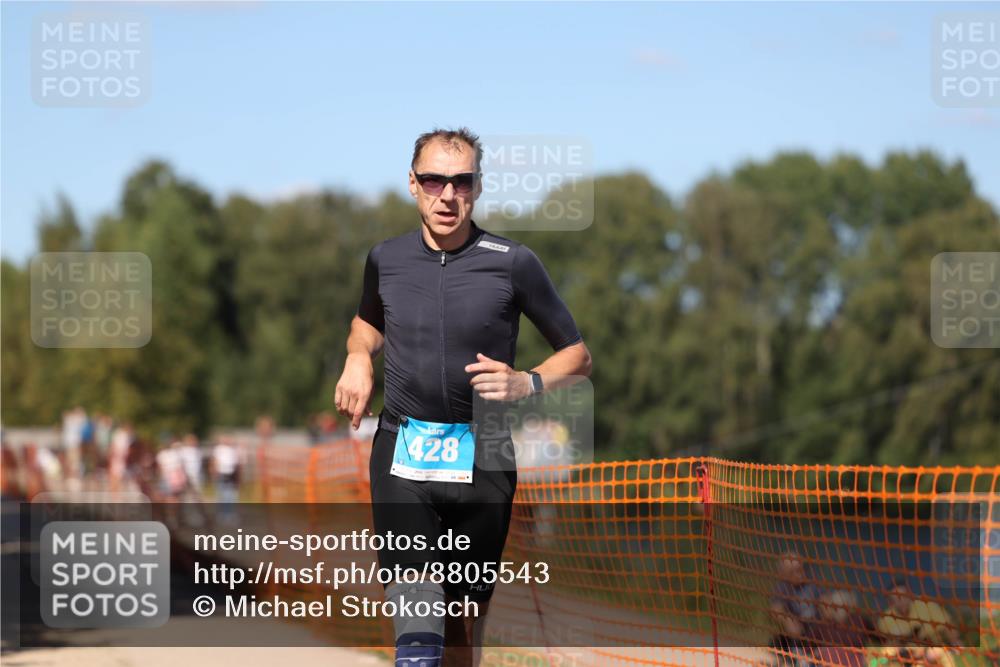 07.09.2025 - 19. Norderstedt Triathlon Michael Strokosch http://msf.ph/oto/8805543 07.09.2025 14:59:12 Laufen 428, 997, 1416 meine-sportfotos.de