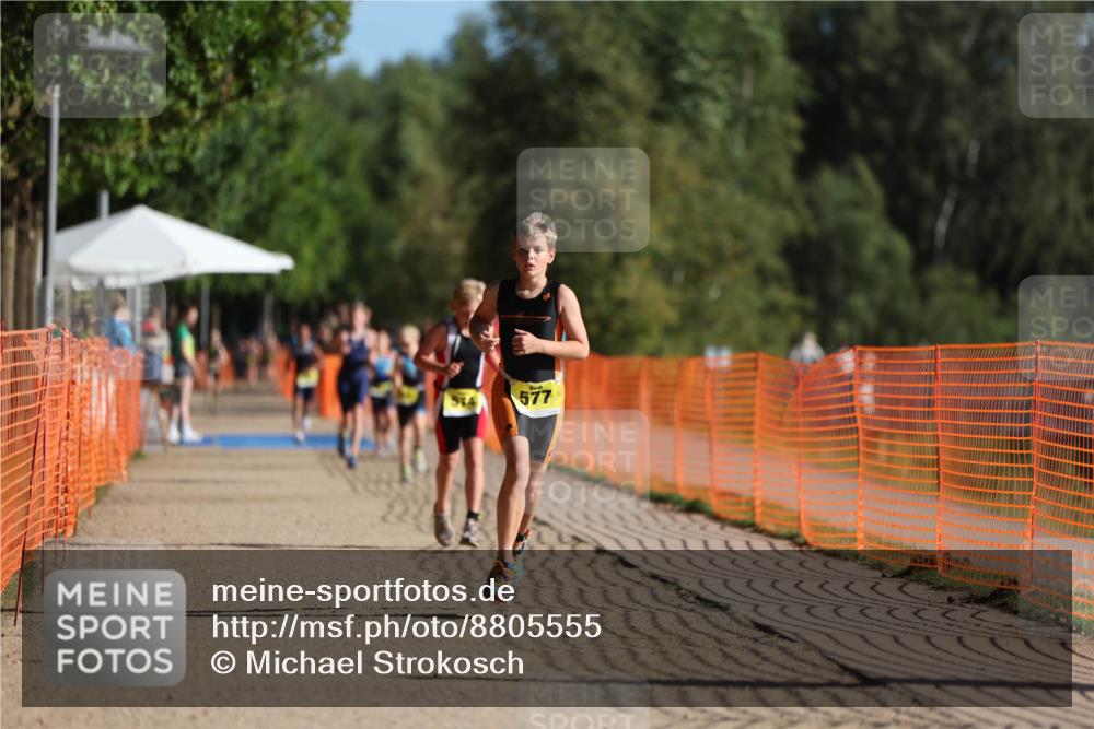 07.09.2025 - 19. Norderstedt Triathlon Michael Strokosch http://msf.ph/oto/8805555 07.09.2025 09:45:41 Laufen 574, 577 meine-sportfotos.de
