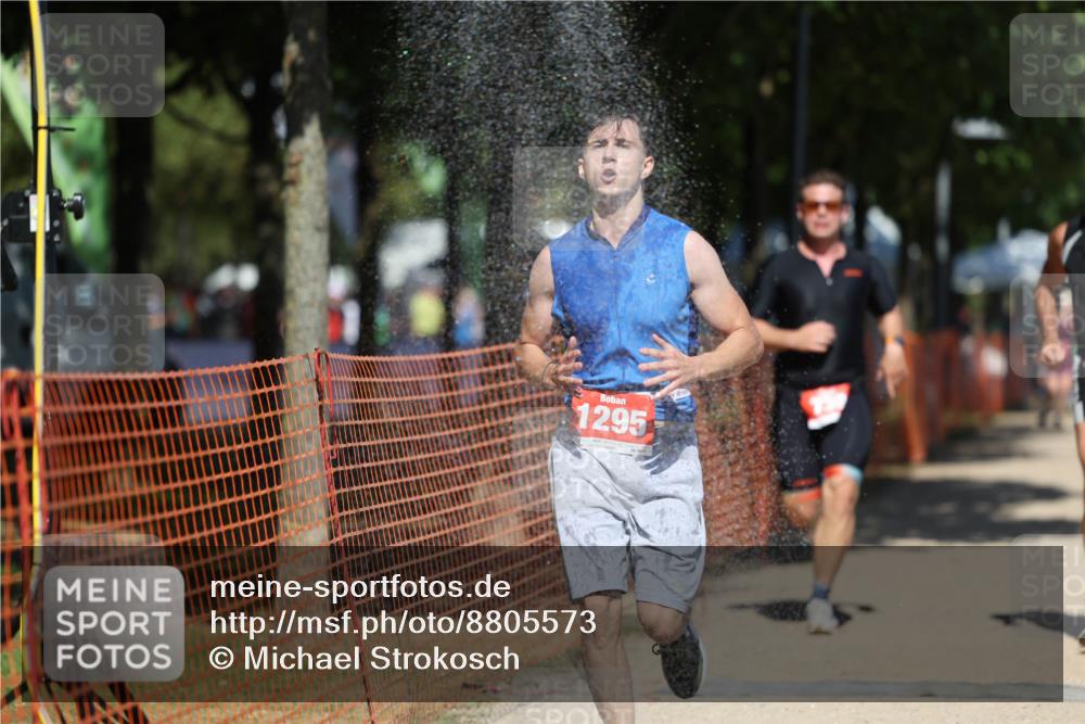 07.09.2025 - 19. Norderstedt Triathlon Michael Strokosch http://msf.ph/oto/8805573 07.09.2025 13:16:13 Laufen 159, 739, 1295 meine-sportfotos.de