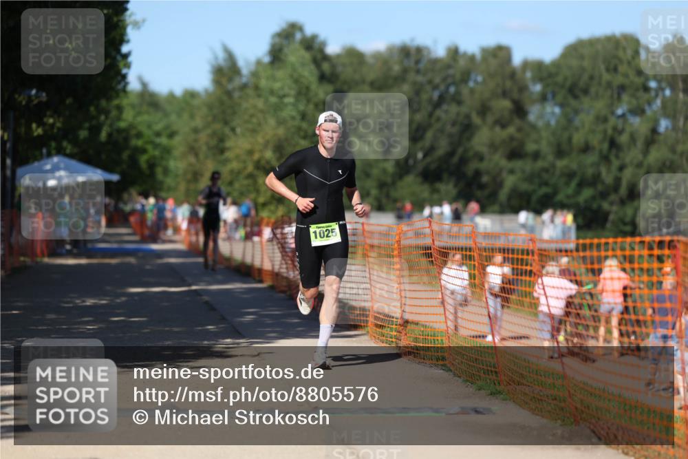 07.09.2025 - 19. Norderstedt Triathlon Michael Strokosch http://msf.ph/oto/8805576 07.09.2025 14:59:35 Laufen 1025 meine-sportfotos.de