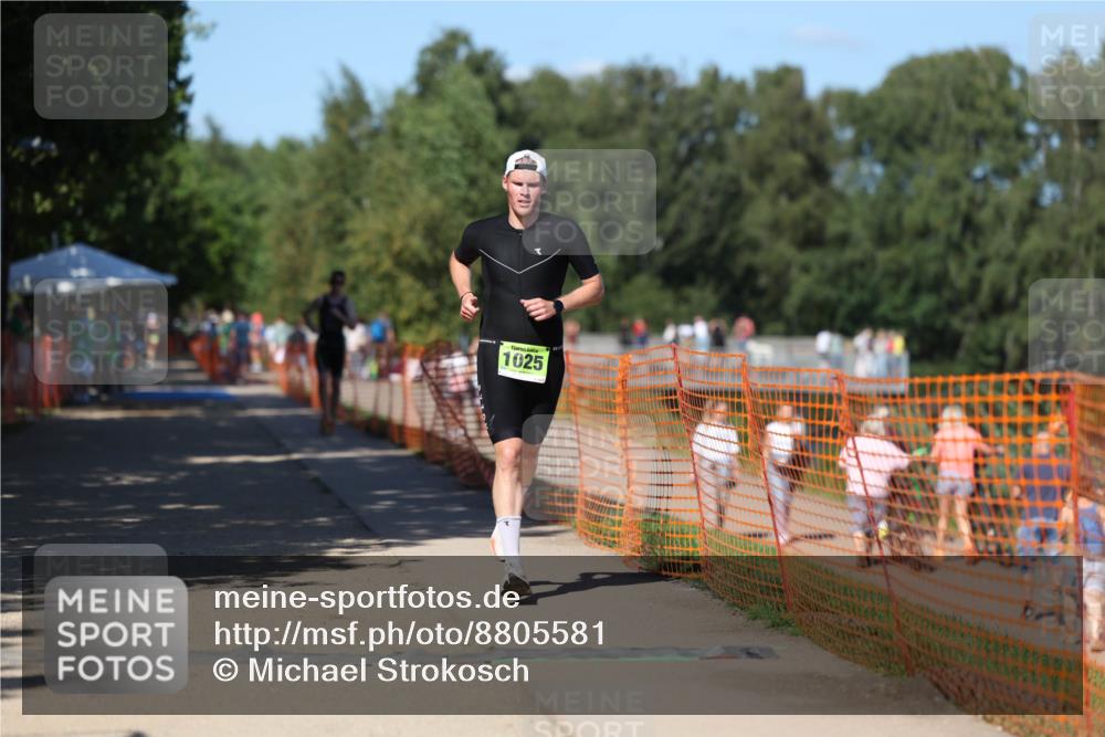 07.09.2025 - 19. Norderstedt Triathlon Michael Strokosch http://msf.ph/oto/8805581 07.09.2025 14:59:36 Laufen 1025 meine-sportfotos.de