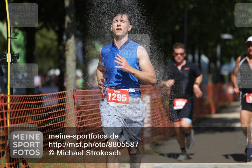 07.09.2025 - 19. Norderstedt Triathlon Michael Strokosch http://msf.ph/oto/8805587 07.09.2025 13:16:13 Laufen 159, 739, 1295 meine-sportfotos.de