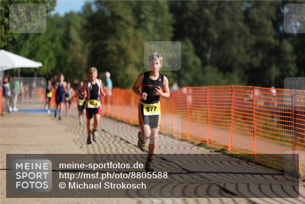 07.09.2025 - 19. Norderstedt Triathlon Michael Strokosch http://msf.ph/oto/8805588 07.09.2025 09:45:42 Laufen 574, 577 meine-sportfotos.de