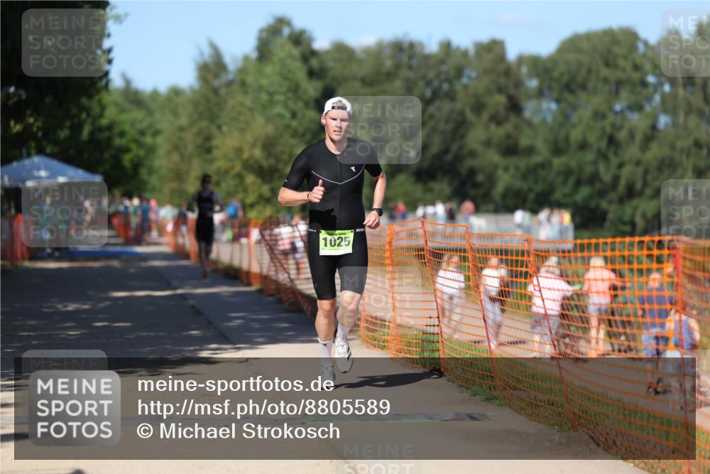 07.09.2025 - 19. Norderstedt Triathlon Michael Strokosch http://msf.ph/oto/8805589 07.09.2025 14:59:36 Laufen 1025 meine-sportfotos.de