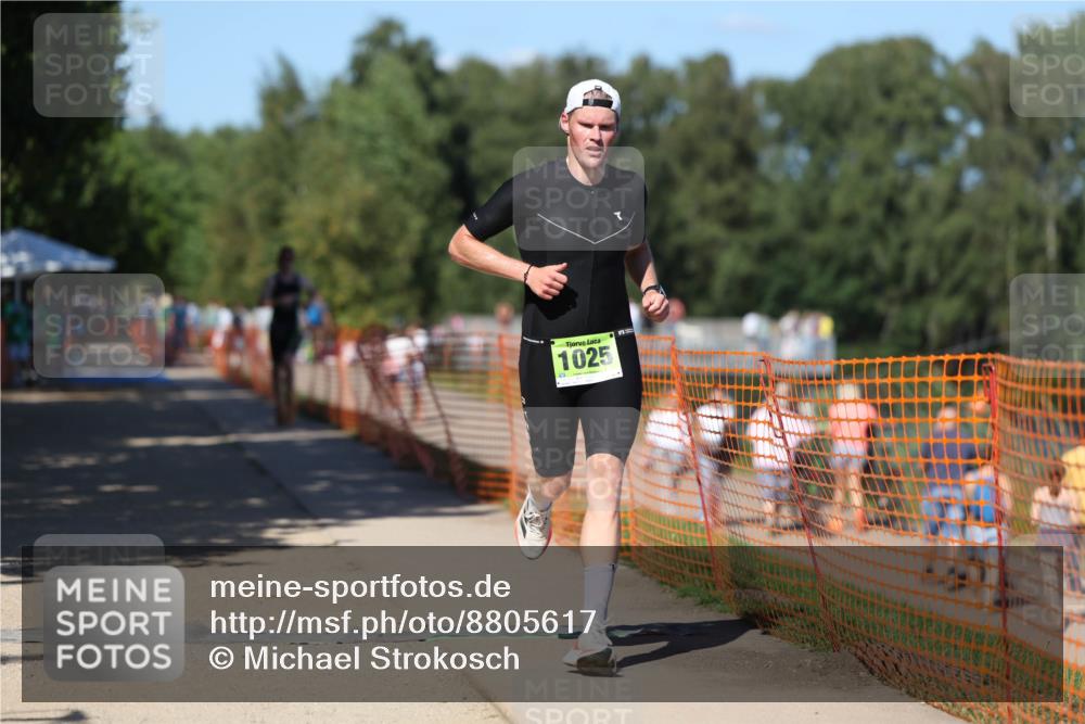 07.09.2025 - 19. Norderstedt Triathlon Michael Strokosch http://msf.ph/oto/8805617 07.09.2025 14:59:37 Laufen 1025 meine-sportfotos.de