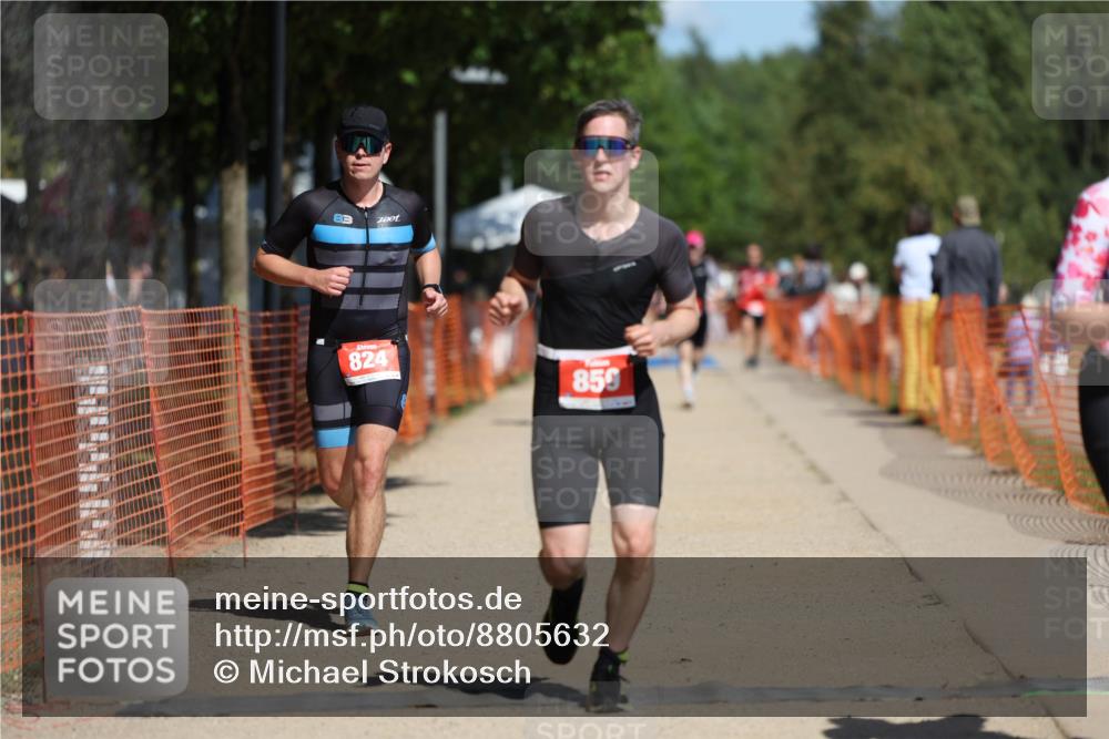07.09.2025 - 19. Norderstedt Triathlon Michael Strokosch http://msf.ph/oto/8805632 07.09.2025 12:38:00 Laufen 302, 824, 859 meine-sportfotos.de