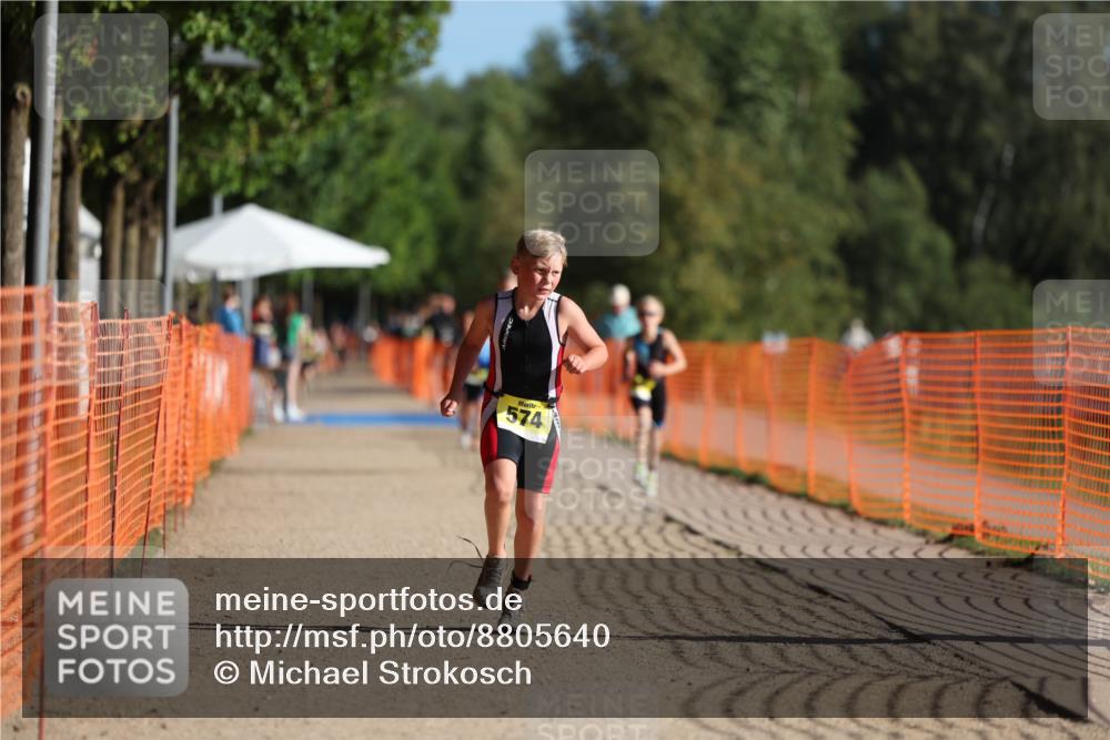 07.09.2025 - 19. Norderstedt Triathlon Michael Strokosch http://msf.ph/oto/8805640 07.09.2025 09:45:45 Laufen 574, 577 meine-sportfotos.de